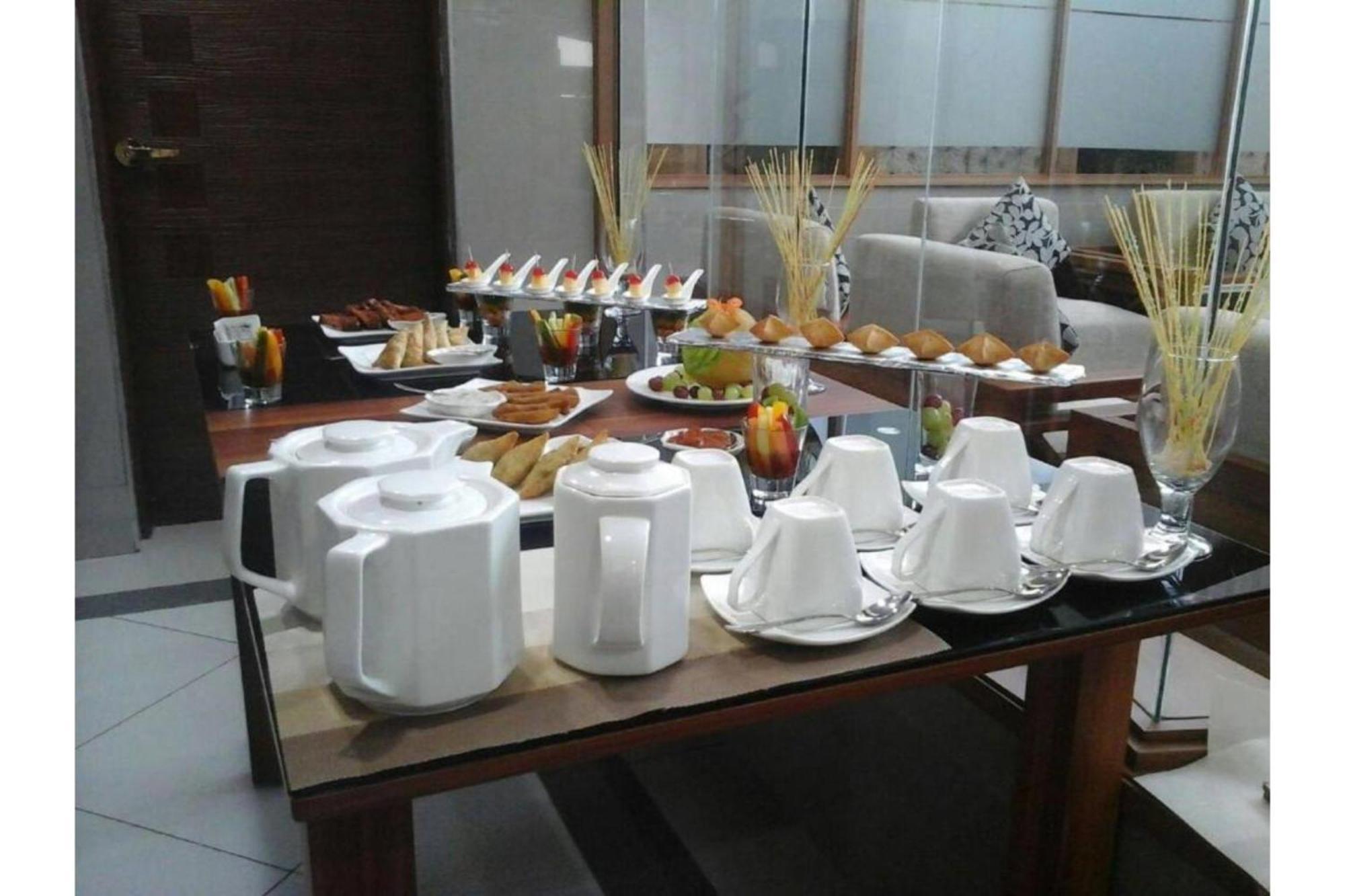 We Hotel & Suites Nairobi Exterior foto