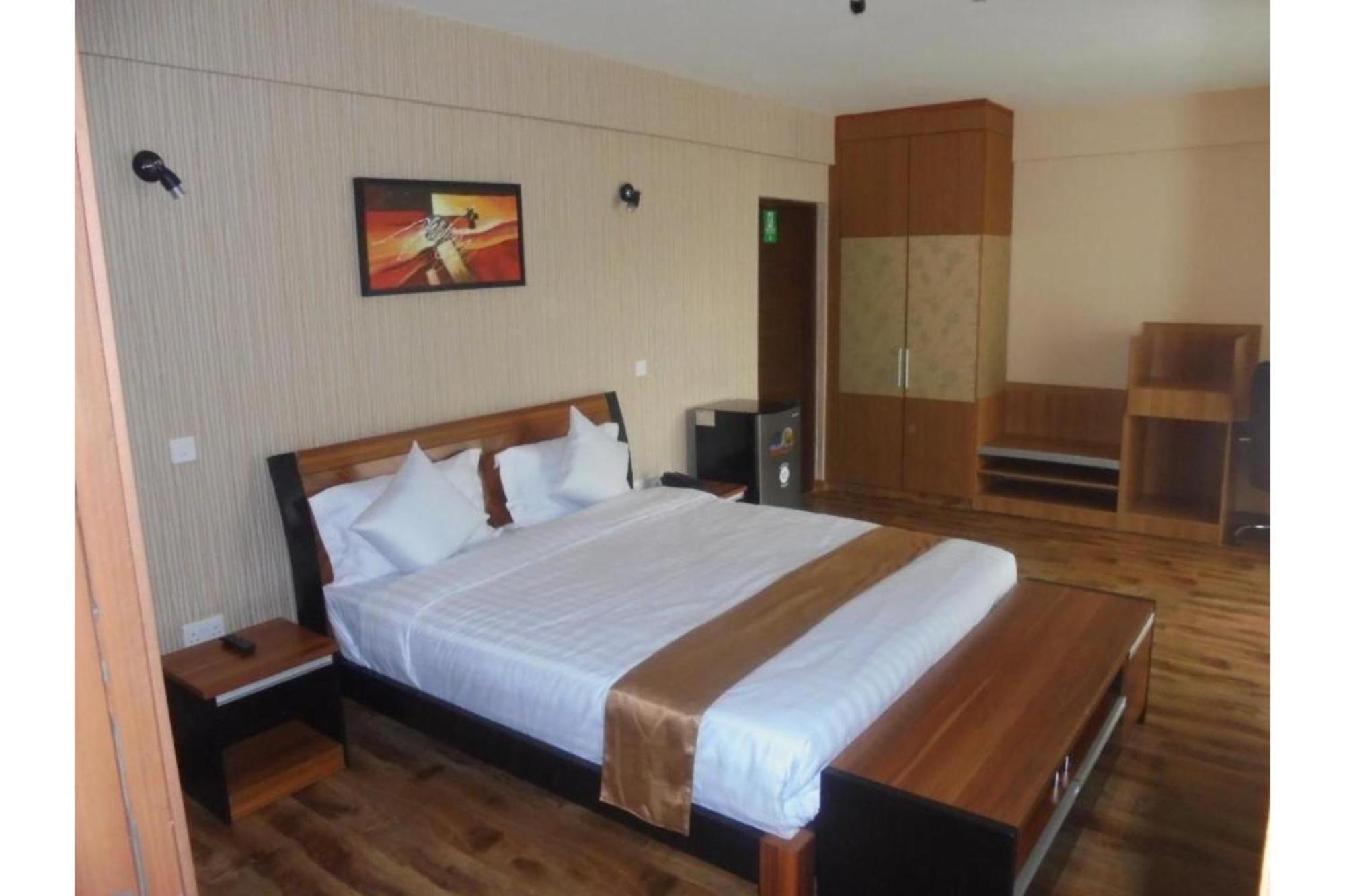 We Hotel & Suites Nairobi Exterior foto